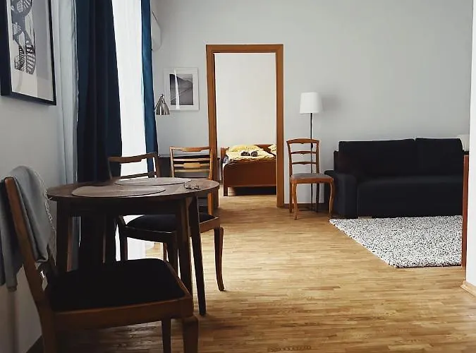 Center Free Parking Апартаменти